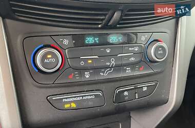 Внедорожник / Кроссовер Ford Escape 2018 в 
