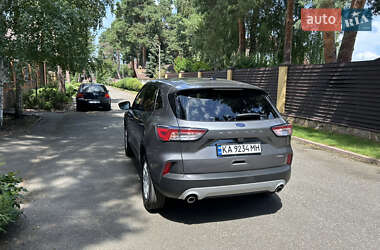 Позашляховик / Кросовер Ford Escape 2022 в 