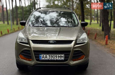 Внедорожник / Кроссовер Ford Escape 2014 в 