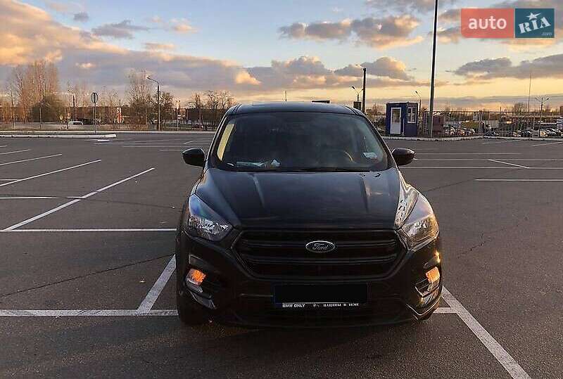 Внедорожник / Кроссовер Ford Escape 2017 в Львове
