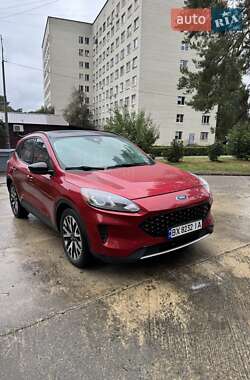 Внедорожник / Кроссовер Ford Escape 2020 в 