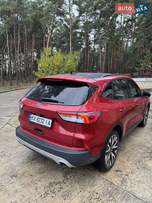 Внедорожник / Кроссовер Ford Escape 2020 в Нетешине