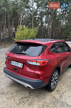 Внедорожник / Кроссовер Ford Escape 2020 в 