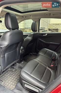 Внедорожник / Кроссовер Ford Escape 2020 в 