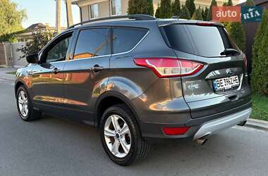 Позашляховик / Кросовер Ford Escape 2015 в 