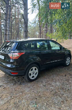 Внедорожник / Кроссовер Ford Escape 2017 в 