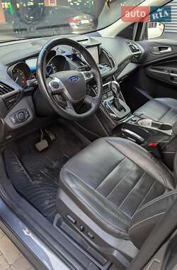 Позашляховик / Кросовер Ford Escape 2014 в 