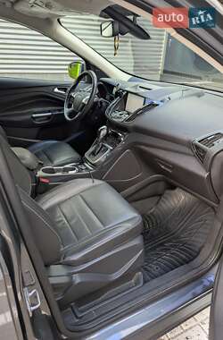 Позашляховик / Кросовер Ford Escape 2014 в 
