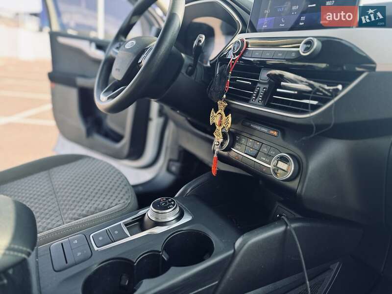 Внедорожник / Кроссовер Ford Escape 2020 в Дубно