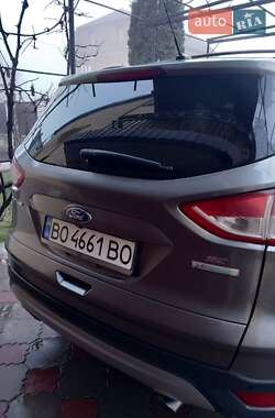 Позашляховик / Кросовер Ford Escape 2014 в 