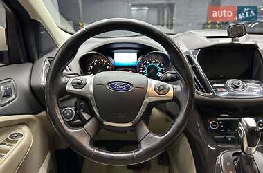 Внедорожник / Кроссовер Ford Escape 2015 в 