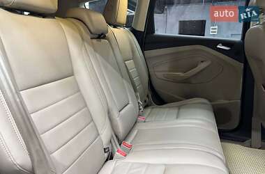 Внедорожник / Кроссовер Ford Escape 2015 в 
