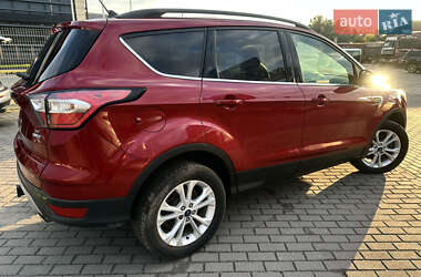 Внедорожник / Кроссовер Ford Escape 2018 в 