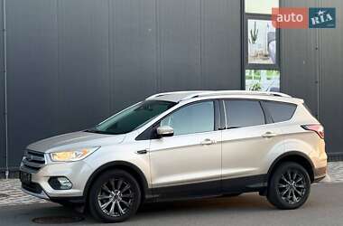Внедорожник / Кроссовер Ford Escape 2018 в Киеве