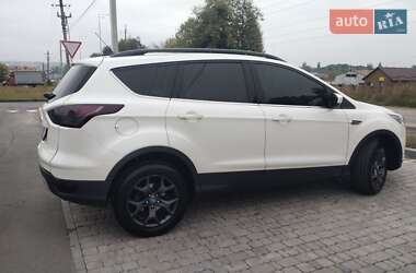 Внедорожник / Кроссовер Ford Escape 2013 в 