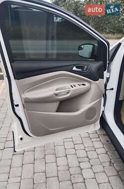 Внедорожник / Кроссовер Ford Escape 2013 в 