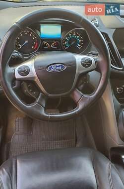 Внедорожник / Кроссовер Ford Escape 2014 в 