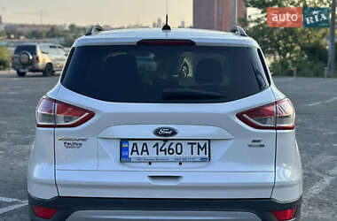 Внедорожник / Кроссовер Ford Escape 2015 в 