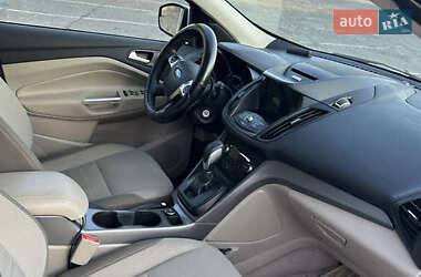 Внедорожник / Кроссовер Ford Escape 2015 в 