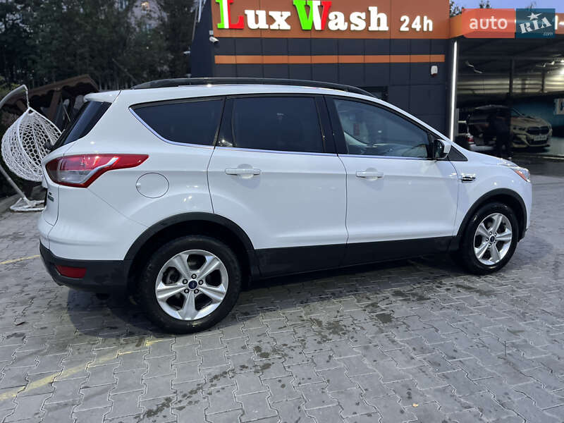 Внедорожник / Кроссовер Ford Escape 2016 в Тернополе