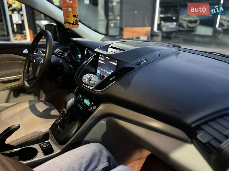 Внедорожник / Кроссовер Ford Escape 2016 в Тернополе