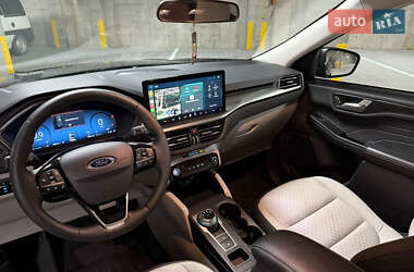 Внедорожник / Кроссовер Ford Escape 2024 в 