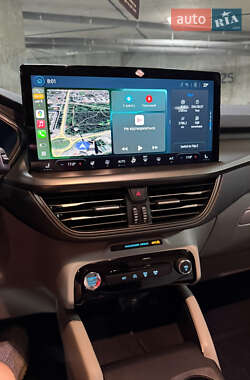Внедорожник / Кроссовер Ford Escape 2024 в 