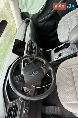 Позашляховик / Кросовер Ford Escape 2021 в 