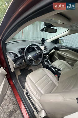 Внедорожник / Кроссовер Ford Escape 2013 в 