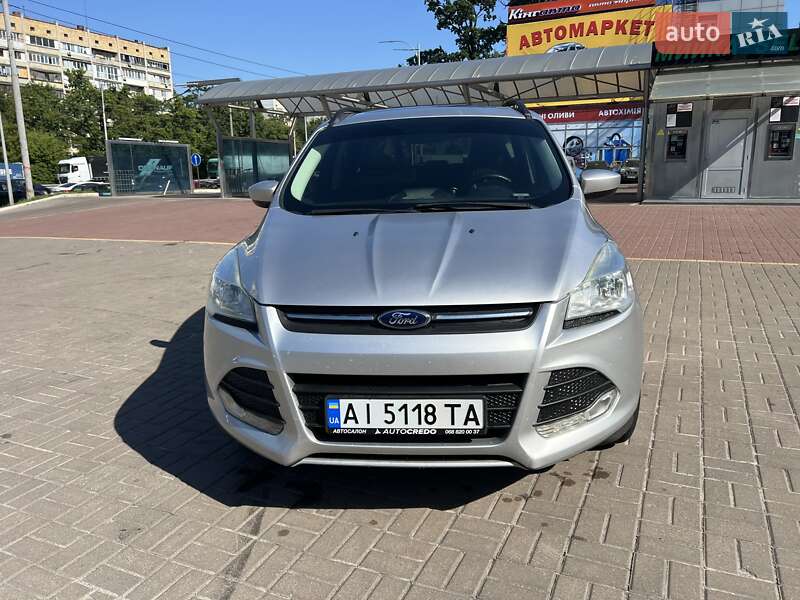 Внедорожник / Кроссовер Ford Escape 2014 в 