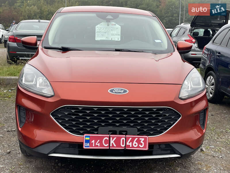 Внедорожник / Кроссовер Ford Escape 2019 в 
