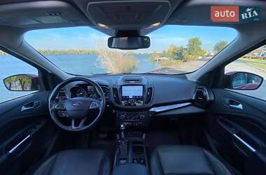 Внедорожник / Кроссовер Ford Escape 2016 в 