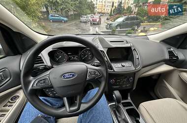 Внедорожник / Кроссовер Ford Escape 2018 в 