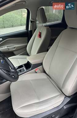 Внедорожник / Кроссовер Ford Escape 2018 в 