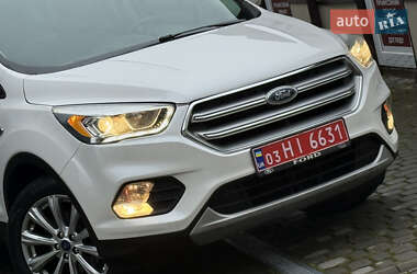 Внедорожник / Кроссовер Ford Escape 2017 в 