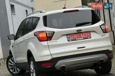 Внедорожник / Кроссовер Ford Escape 2017 в 