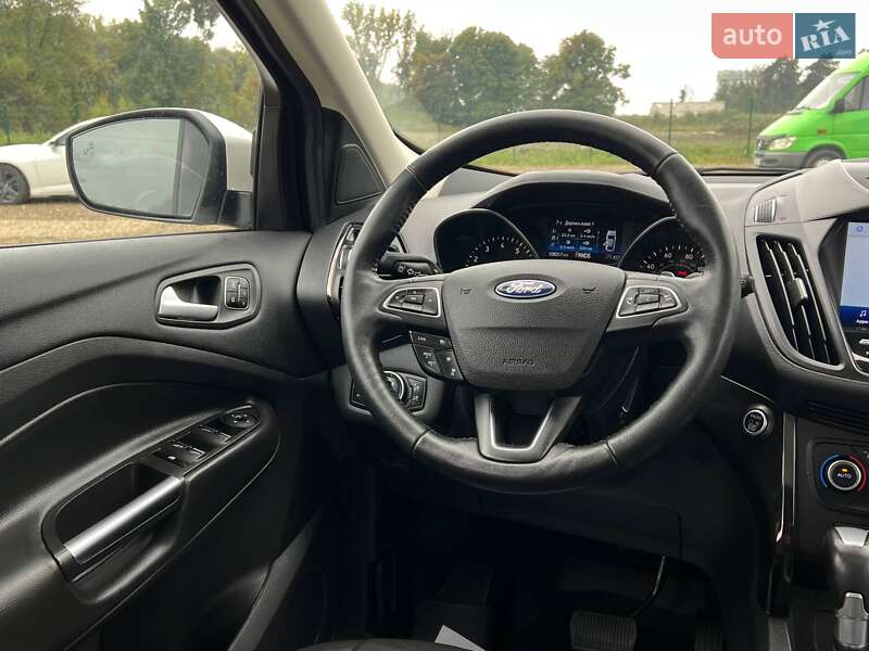 Внедорожник / Кроссовер Ford Escape 2018 в Стрые
