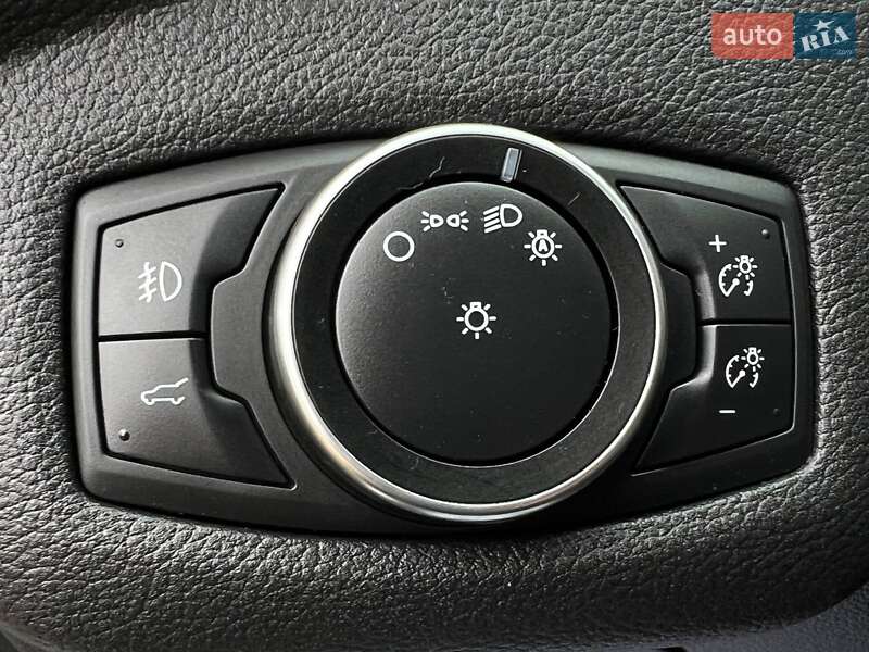 Внедорожник / Кроссовер Ford Escape 2018 в Стрые
