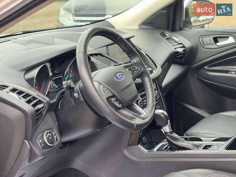 Внедорожник / Кроссовер Ford Escape 2018 в Стрые