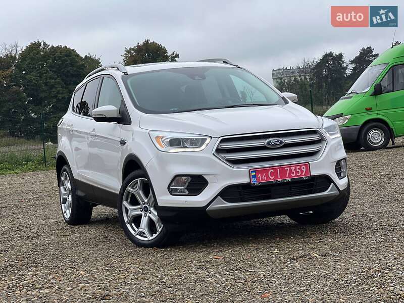 Внедорожник / Кроссовер Ford Escape 2018 в Стрые