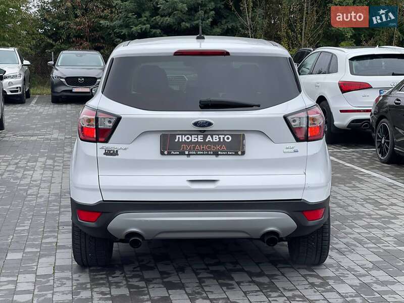 Внедорожник / Кроссовер Ford Escape 2017 в Львове