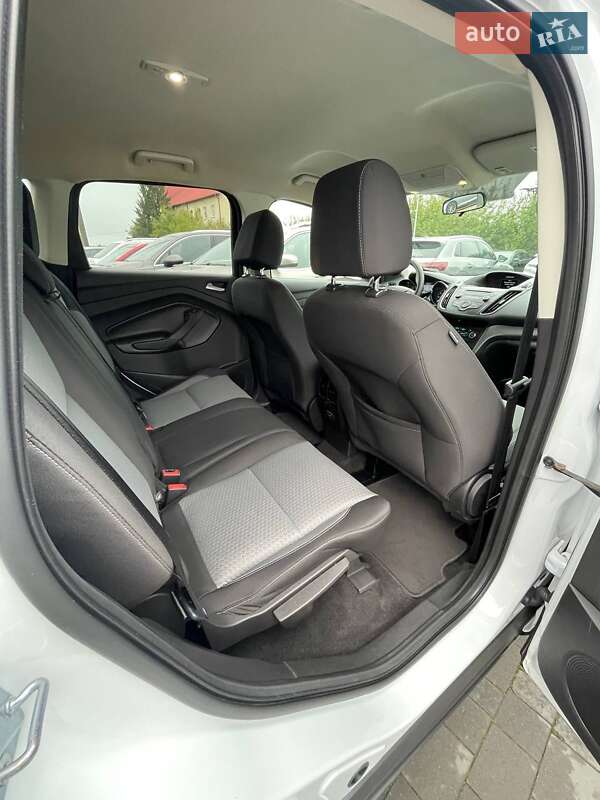 Внедорожник / Кроссовер Ford Escape 2017 в Львове