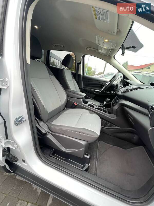 Внедорожник / Кроссовер Ford Escape 2017 в Львове