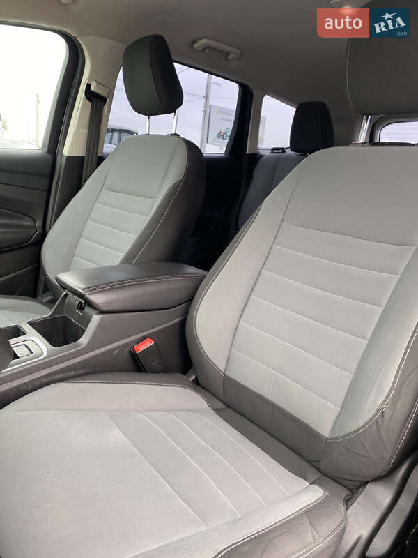 Внедорожник / Кроссовер Ford Escape 2017 в Львове