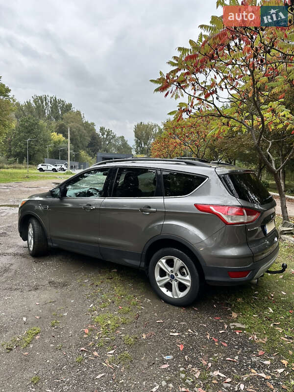Внедорожник / Кроссовер Ford Escape 2013 в 