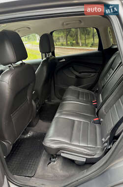 Внедорожник / Кроссовер Ford Escape 2013 в 