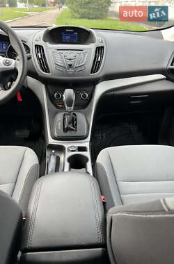 Внедорожник / Кроссовер Ford Escape 2015 в 