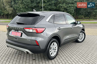 Позашляховик / Кросовер Ford Escape 2021 в 