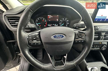 Позашляховик / Кросовер Ford Escape 2021 в 