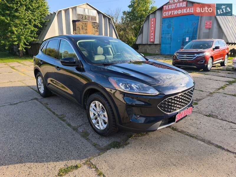 Позашляховик / Кросовер Ford Escape 2021 в Стрию